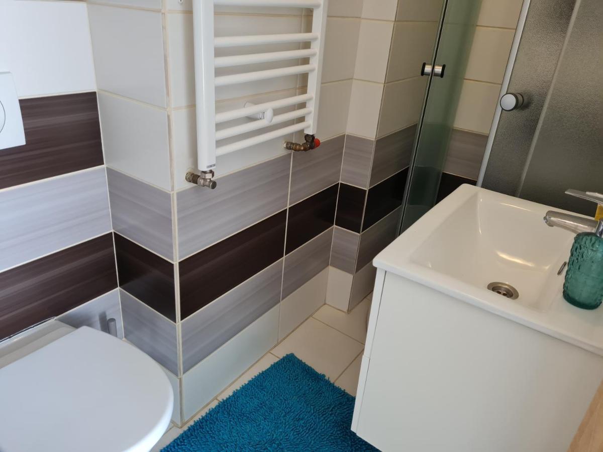 Bela - Pokoje Z Aneksami I Apartamenty Kołobrzeg Extérieur photo