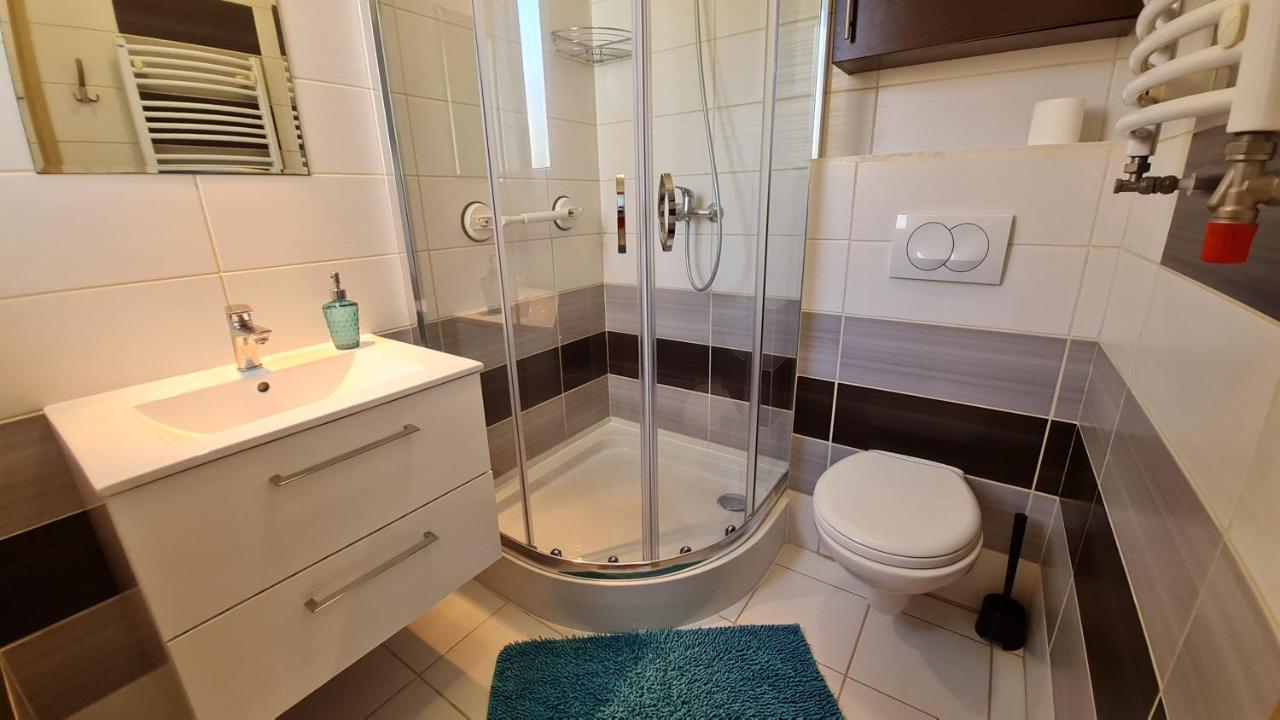 Bela - Pokoje Z Aneksami I Apartamenty Kołobrzeg Extérieur photo
