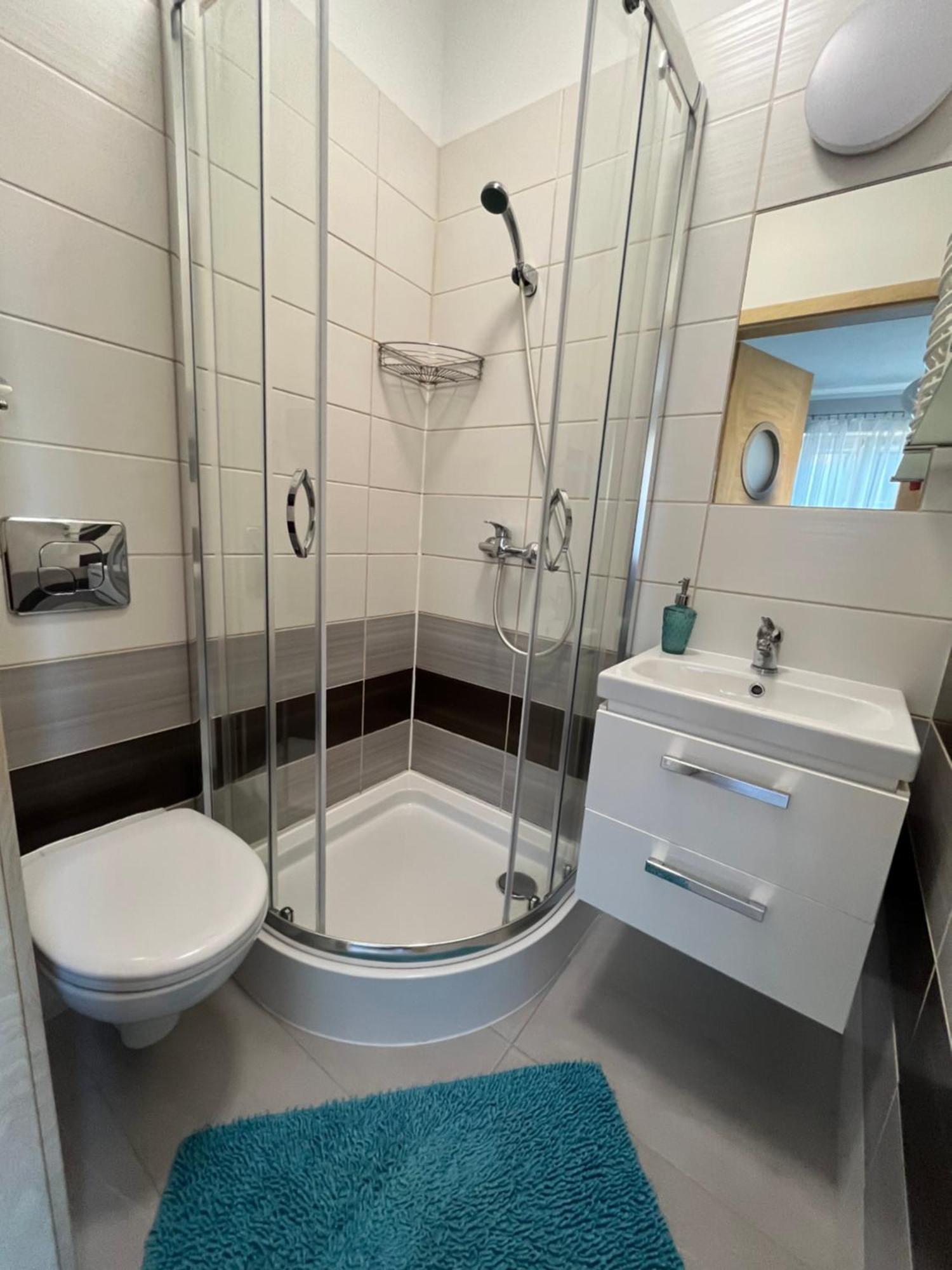 Bela - Pokoje Z Aneksami I Apartamenty Kołobrzeg Extérieur photo