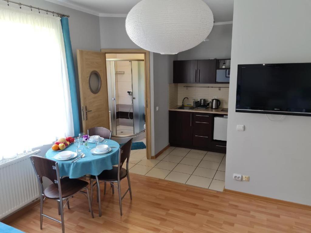 Bela - Pokoje Z Aneksami I Apartamenty Kołobrzeg Extérieur photo